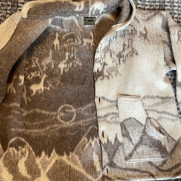 Vintage Ecuador Warm Oversized 100% Virgin Wool Coat - Picture 2 of 13